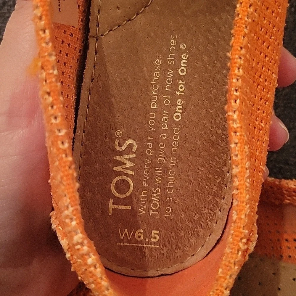 Toms Peachy Orange Slip-on Size 6.5 Loafers